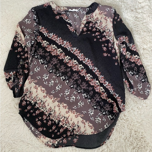 Maurices Atwood 3/4 Sleeve Popover Blouse – Black Mixed Floral Patchwork, Size M - Picture 3 of 3